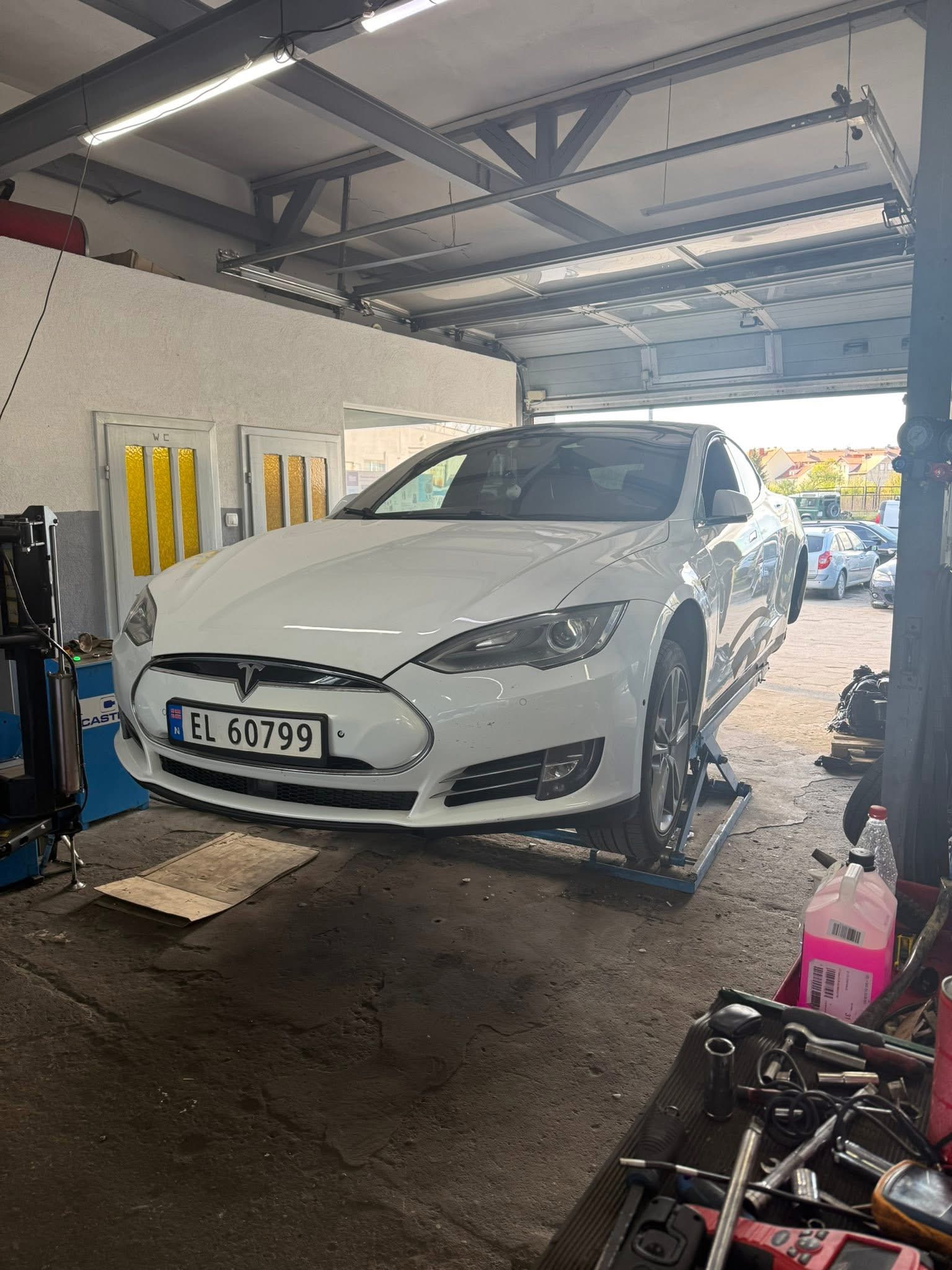 Stanowisko naprawcze w Jaś-Car Serwis